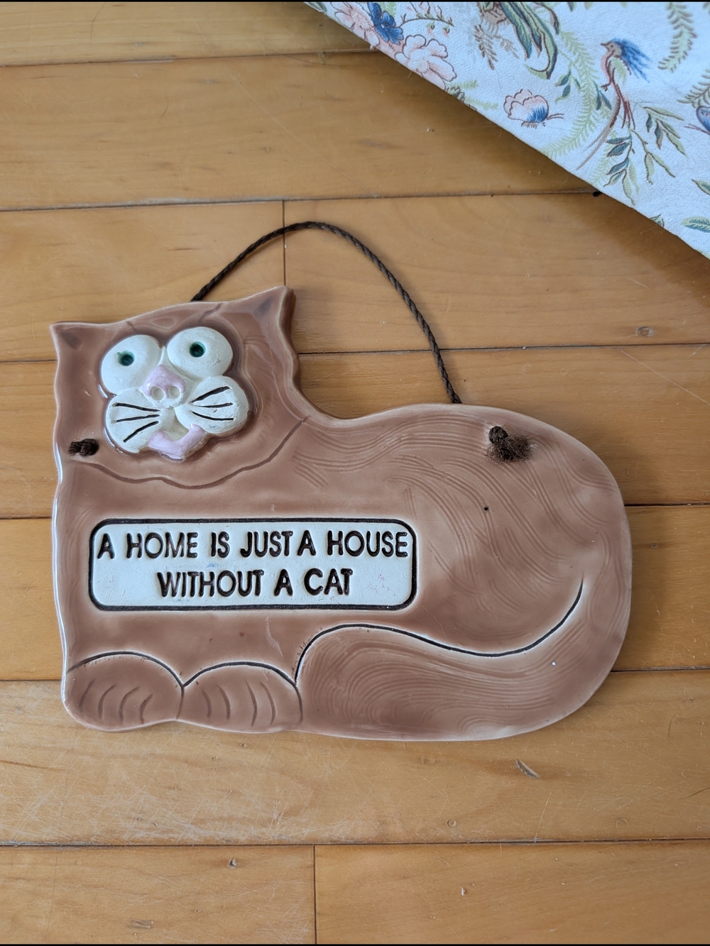 1994 Smoky Mountain Pottery Cat Plaque
